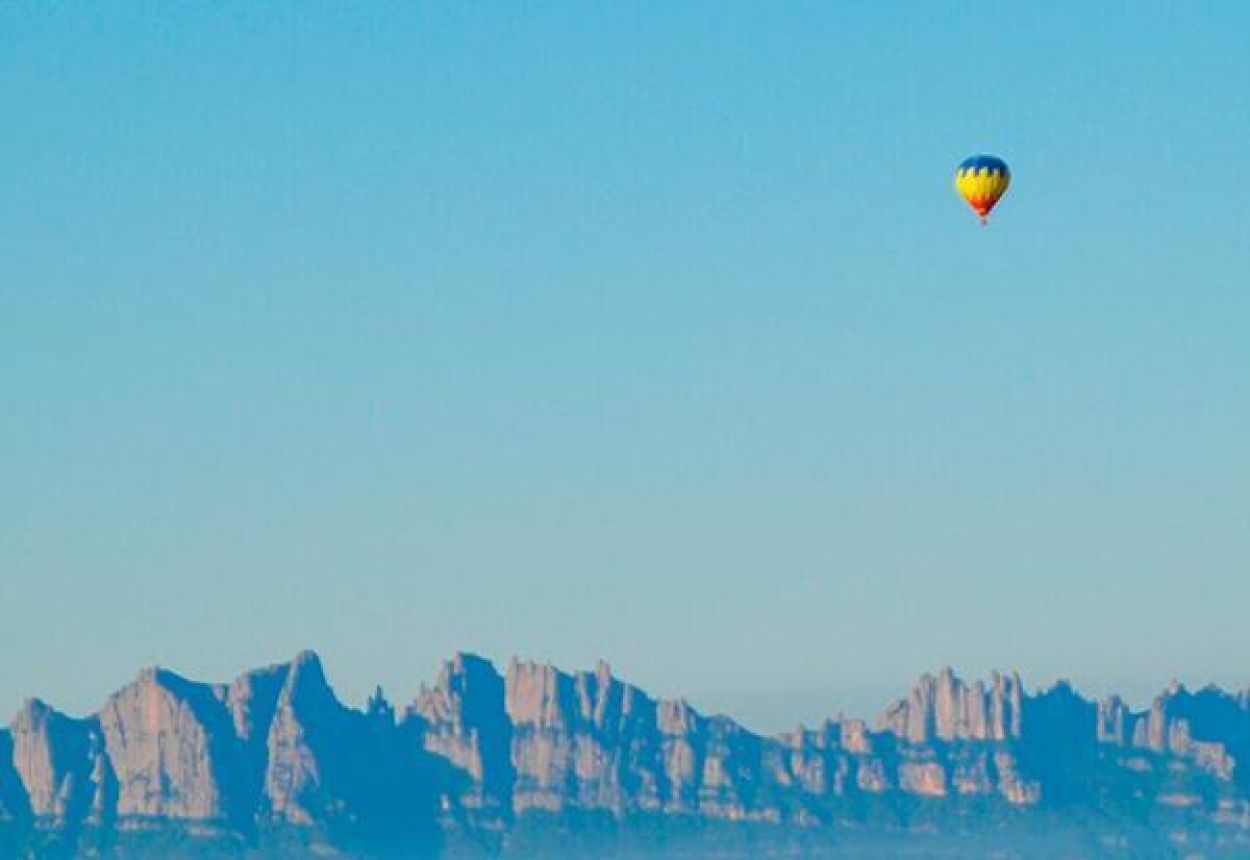 vol en montgolfière à travers Montserrat