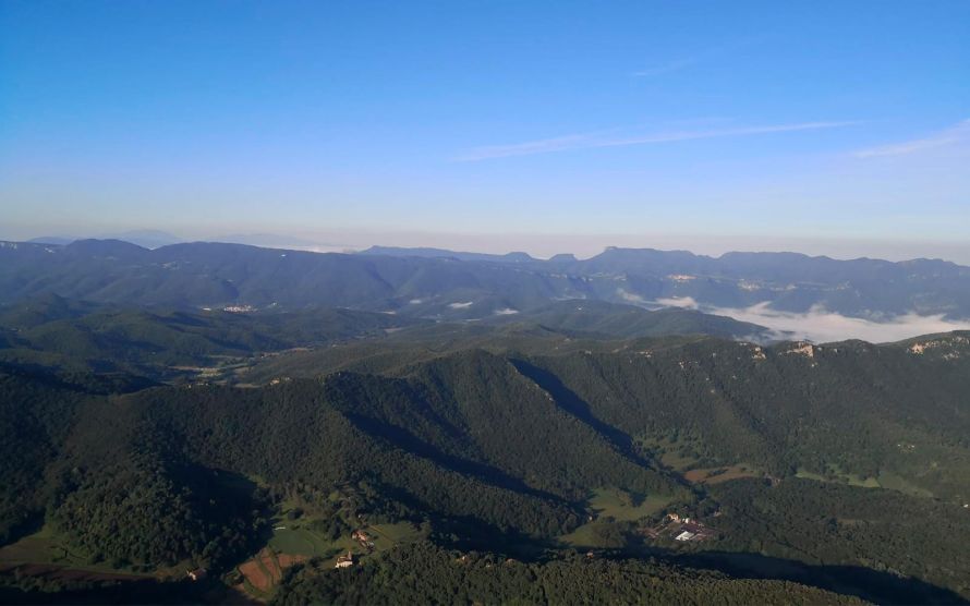 Un viatge en globus sobrevolant 40 volcans